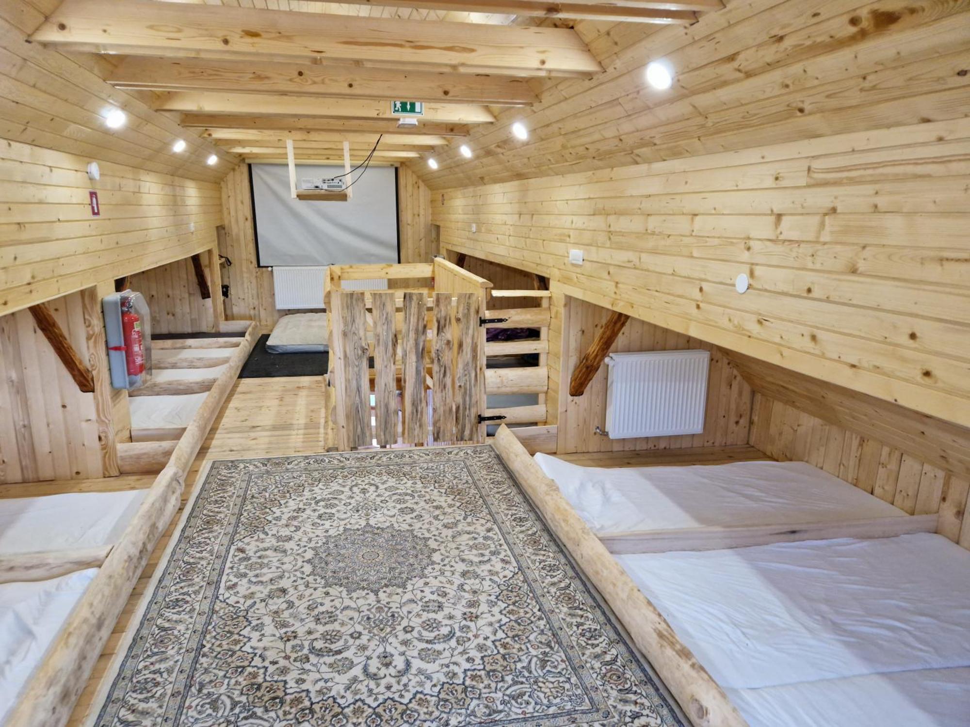Cowboy'S Land Hotel Visnja Gora Eksteriør billede
