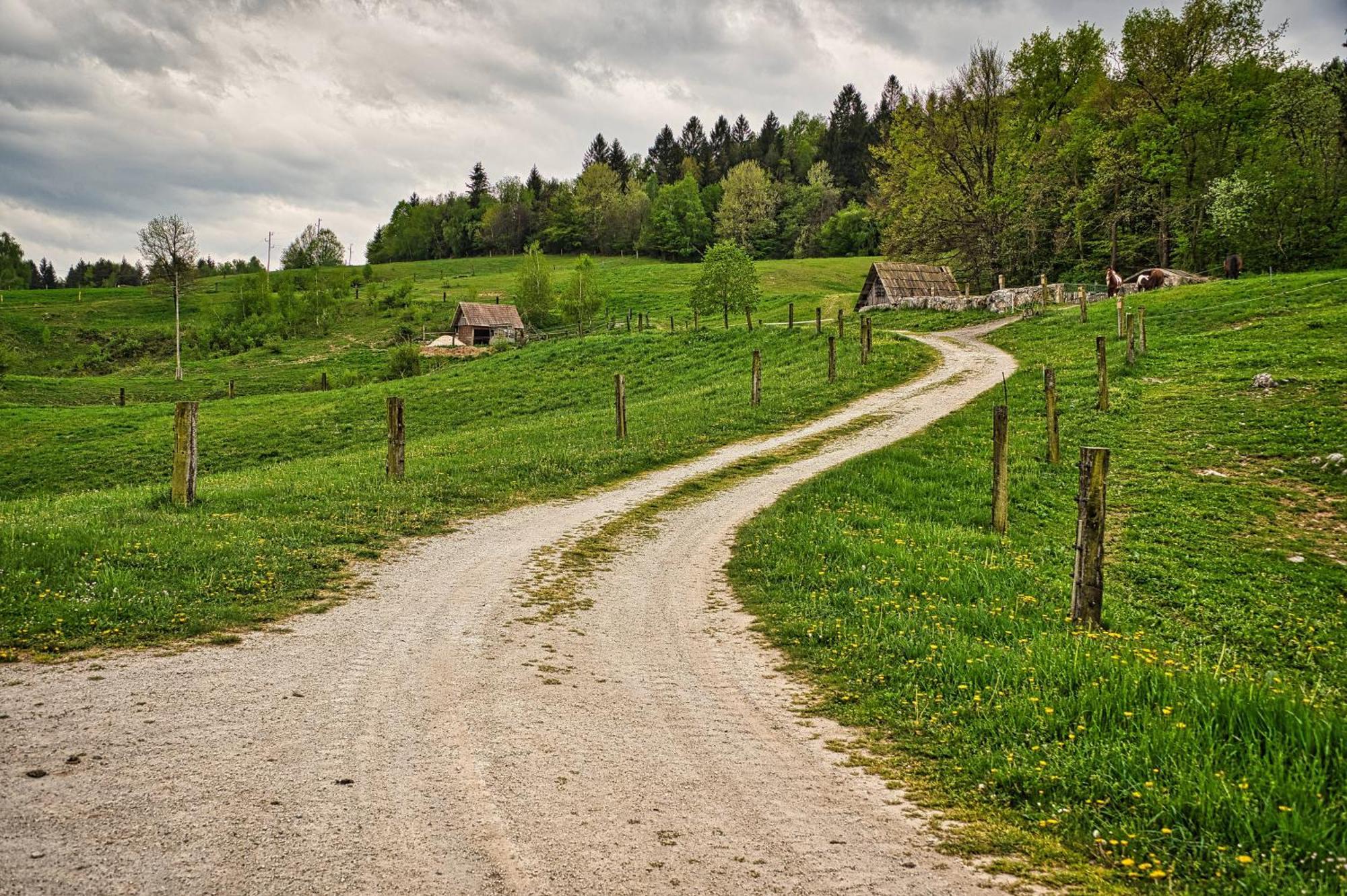 Cowboy'S Land Hotel Visnja Gora Eksteriør billede