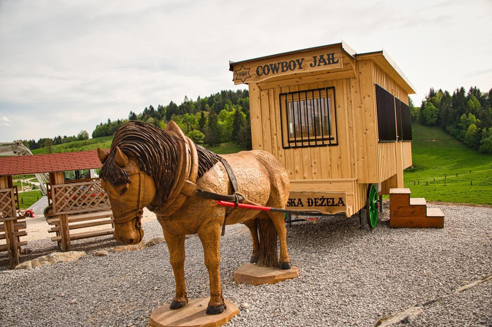 Cowboy'S Land Hotel Visnja Gora Eksteriør billede
